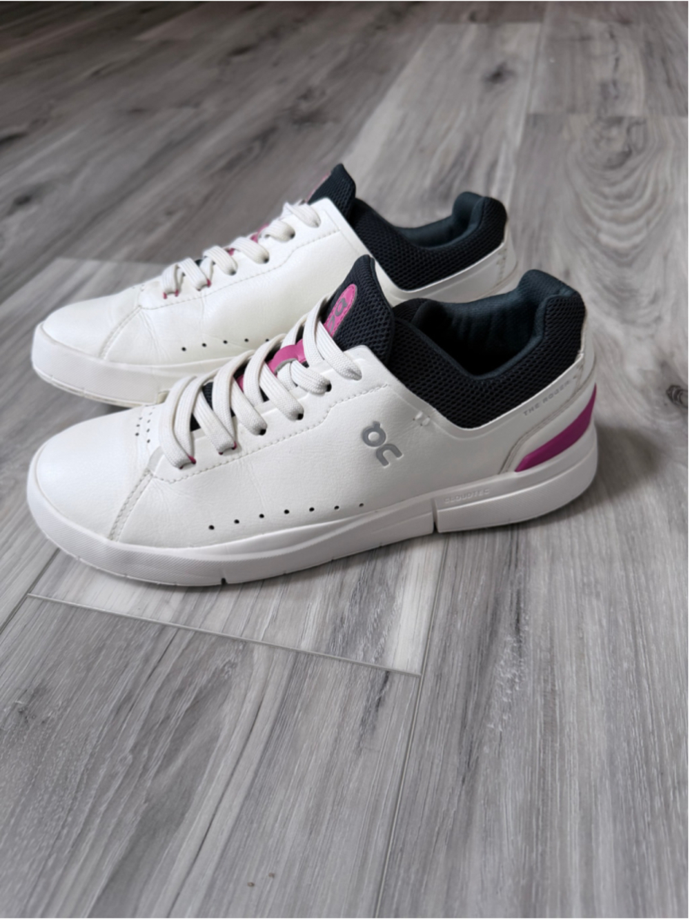 On THE ROGER Advantage Women’s 8 White Pink Black CloudTec Sneakers 3WD10652923